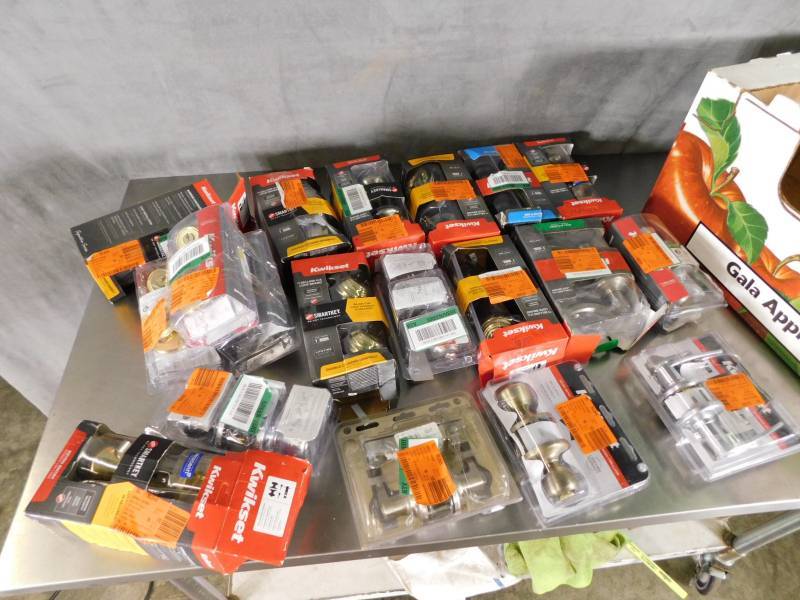 lot 6159 image: Lot of Door Handle Hardware Not Tested Inspect for parts and condition