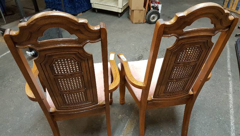 lot 6157 image: Nice pair of formal dining room chairs in excellent condition