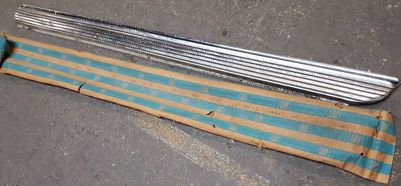 lot 6158 image: In rough shape but if youve got a Corvair with out this lower rocker molding, its better than nothing