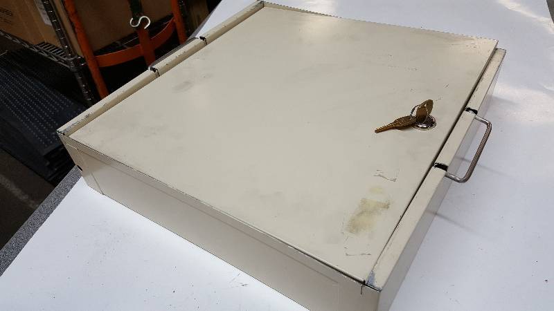 lot 6163 image: 15 X 15 4 deep metal documents box with locking lid