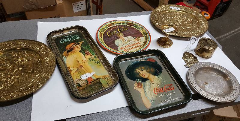 lot 6097 image: Cardboard box of old metal serving trays and a few miscellaneous pieces