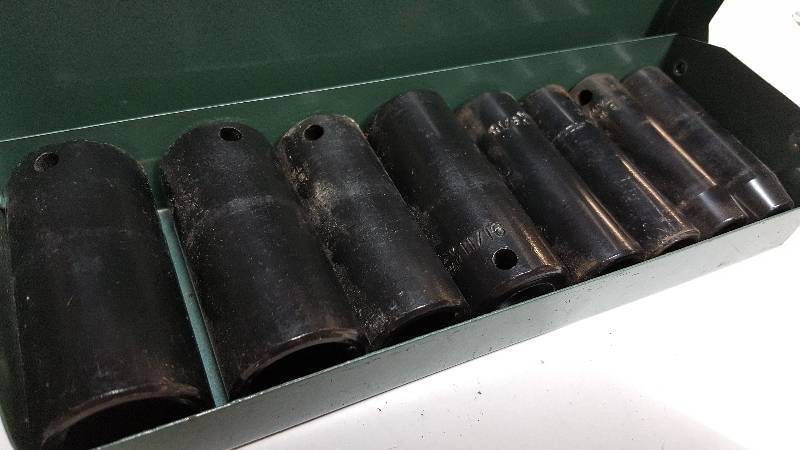 lot 6111 image: HD 38 socket drive Impact SAE deep 6 point socket set.  Size 38 thru 1316