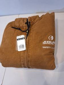 lot 37378 image: XL Carhartt insulated winter coat with hood, Has JE Dunn Construction logo