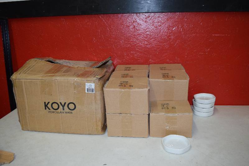 lot 29 image: 71 Koyo Sauce Dishes
