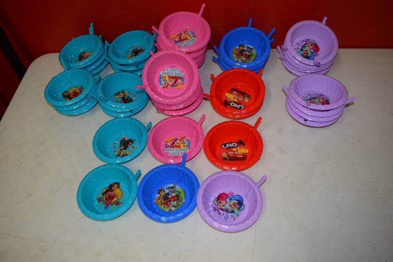 lot 37 image: 55 Straw Cereal Bowls