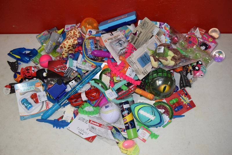lot 64 image: Toys