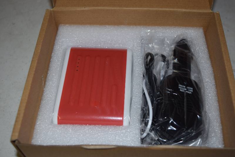 lot 109 image: Viatek Pocket Jump Emergency Vehicle Jump Starter