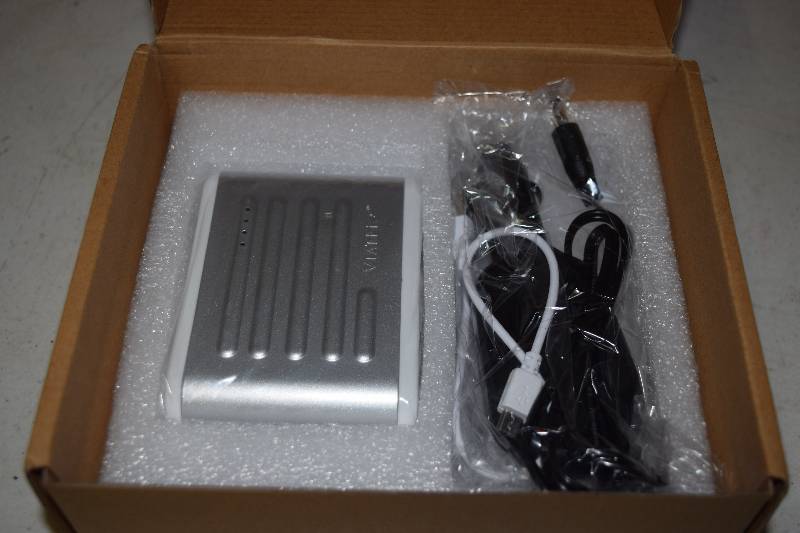 lot 113 image: Viatek Pocket Jump Emergency Vehicle Jump Starter