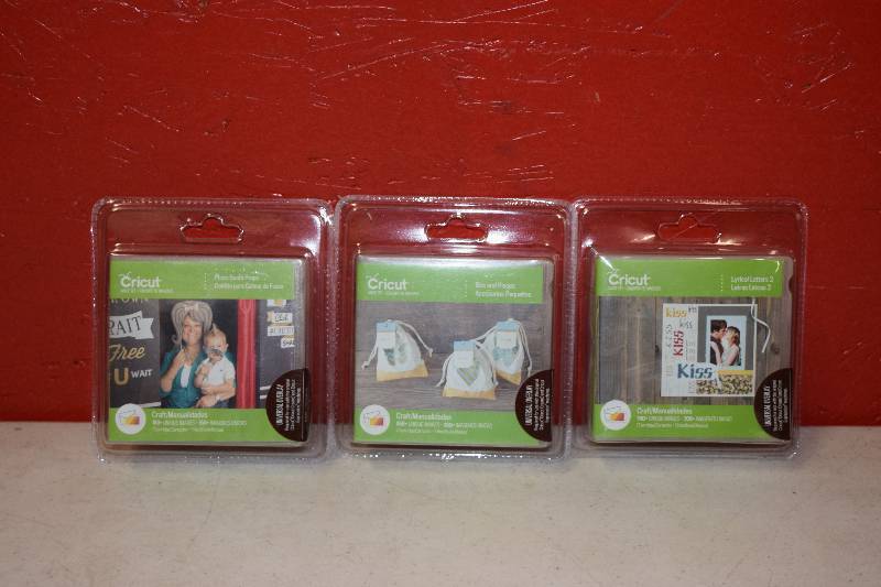 lot 124 image: 3 Cricut Cartridges