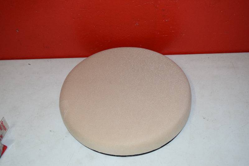 lot 126 image: The Back Saver Swivel Seat Cushion