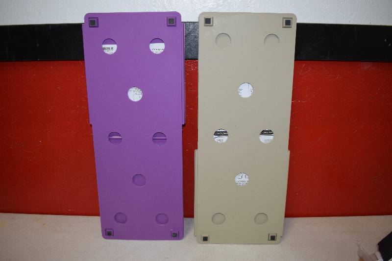 lot 137 image: 2 Flip Fold Clothes Folding Boards