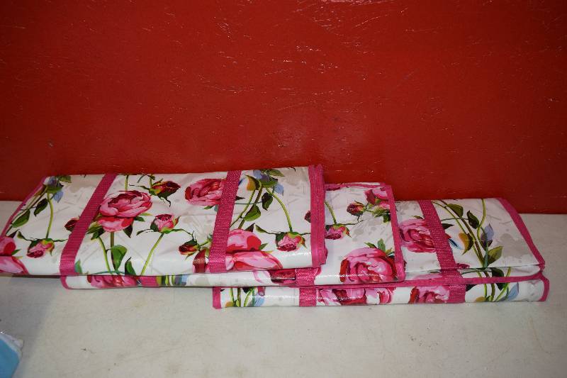 lot 162 image: StoreSmith by StoreSmart 8 Piece Compression Bags Set