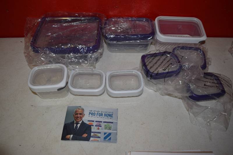 lot 172 image: Geoffrey Zakarian Pro For Home Refrigerator Storage Containers