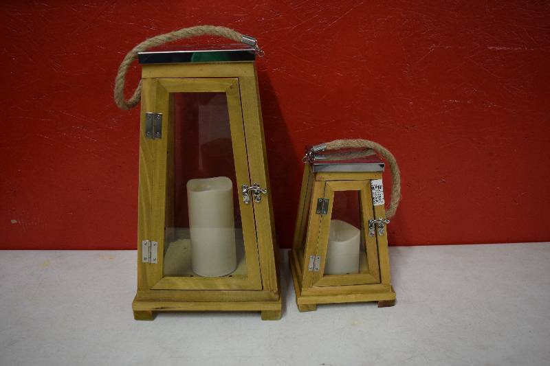 lot 176 image: Pair Battery Powered Lanterns