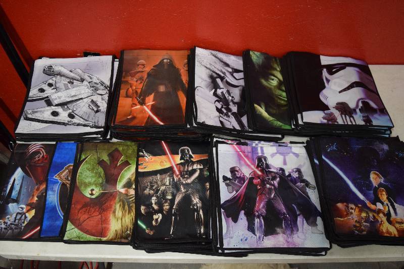 lot 187 image: 85 Tote Bags