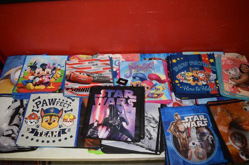 lot 188 image: 85 Tote Bags