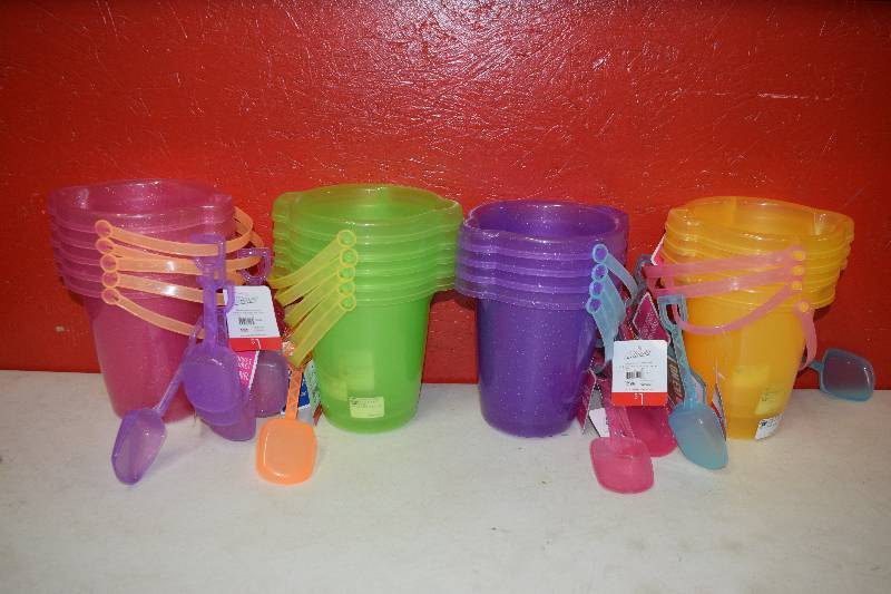 lot 220 image: 18 Sand Buckets with Shovels