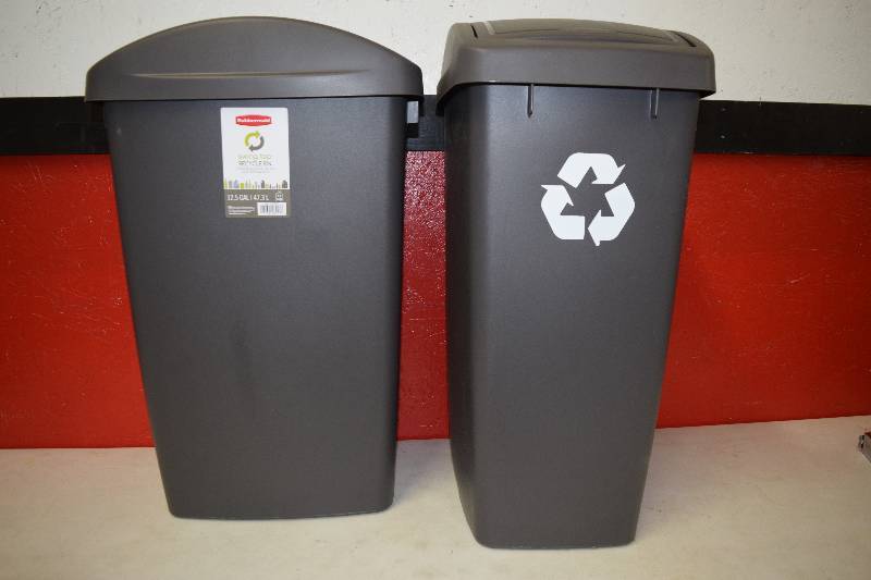 lot 236 image: 2 Rubbermaid Swing Top Recycle Bins