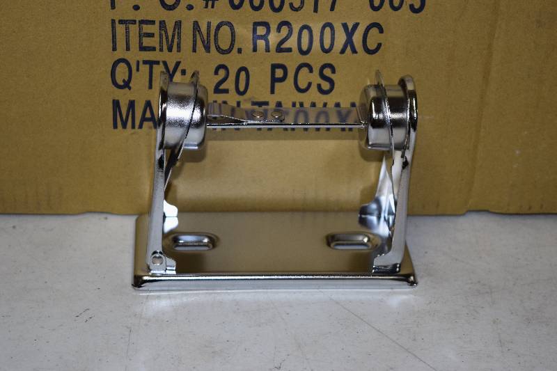lot 261 image: 20 San Jamar Locking Single Roll Toilet Paper Dispenser