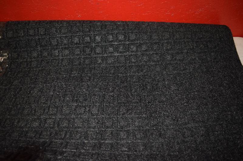 lot 296 image: Rubber Backed Commercial IndoorOutdoor Rug