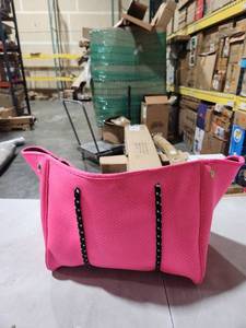 lot 1317 image: Beach Bag