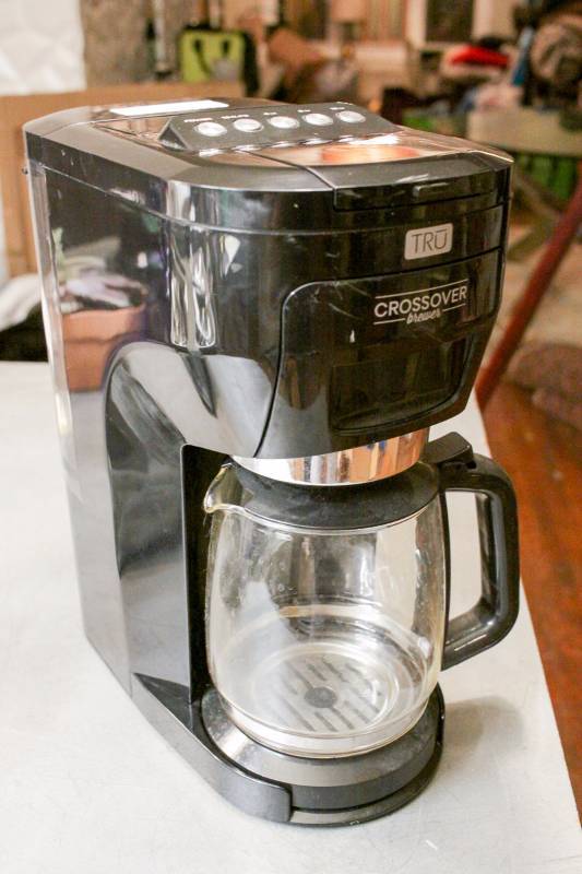 lot 3088 image: TRU Crossover Coffemaker - Drip or Pod