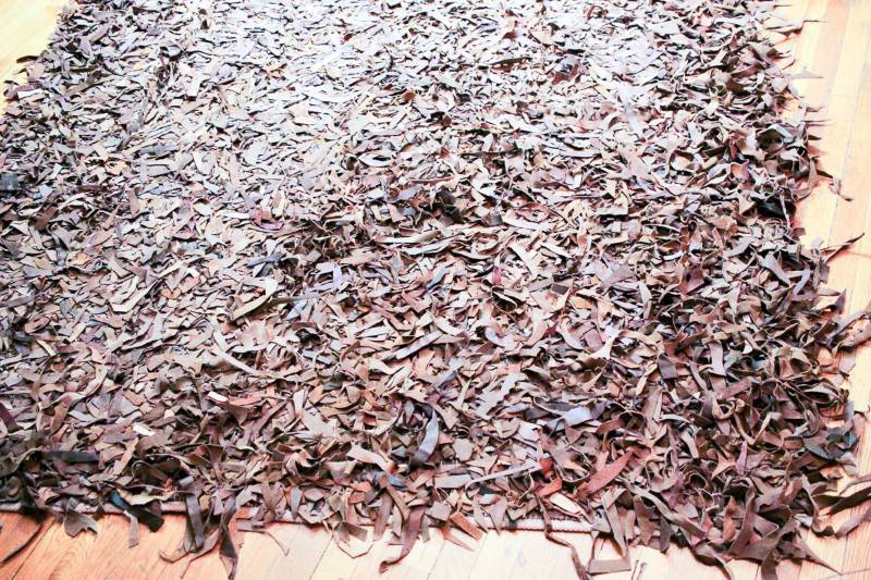 lot 3090 image: Leather Rug