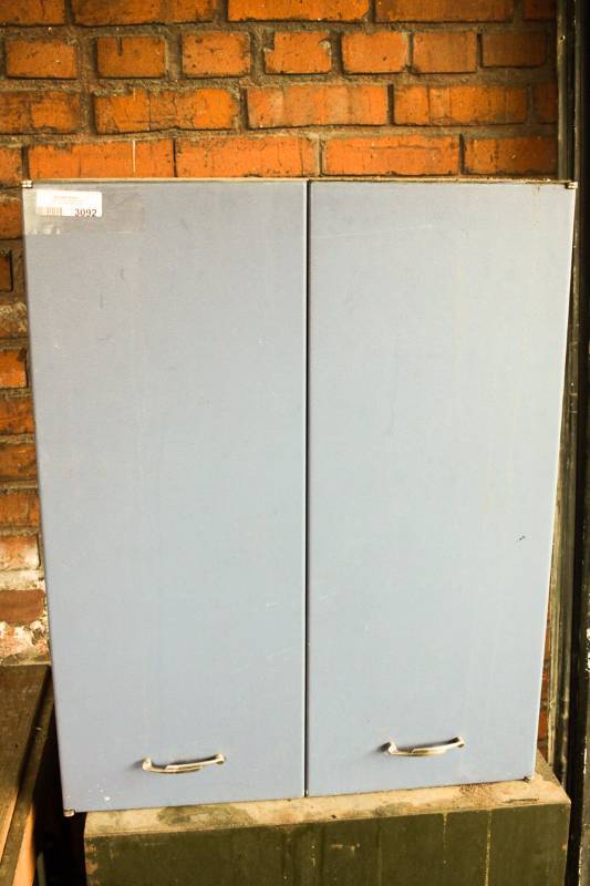 lot 3092 image: Metal Wall Cabinet