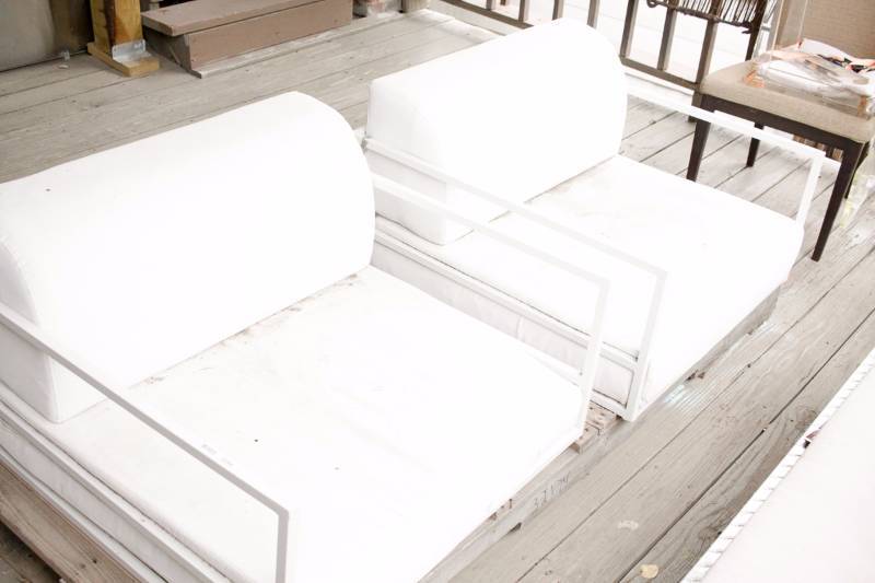 lot 3096 image: Aluminum Powder Coated Outdoor Chairs