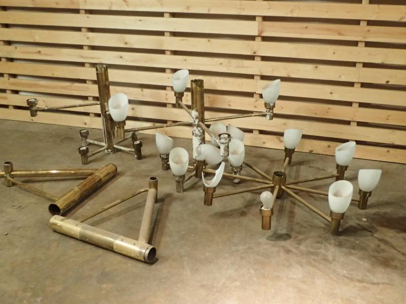lot 46 image: Large Lot of Brass Lighting and Bracketing