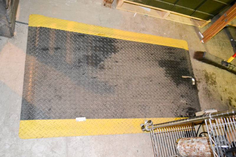 lot 65 image: Large non skid anti-fatigue mat
