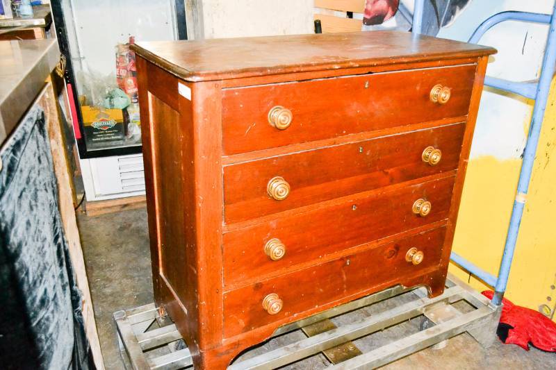lot 72 image: Antique 4 Drawer Dresser