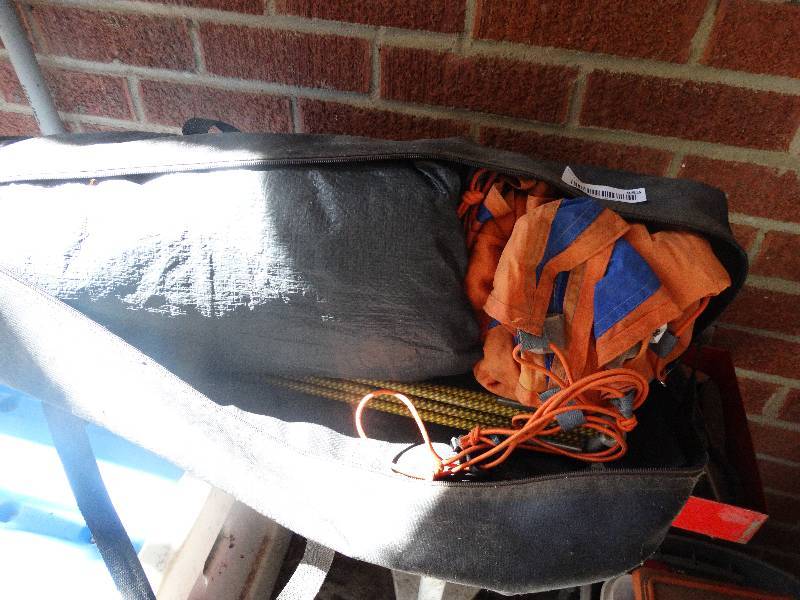 lot 453 image: Small tent in bag.