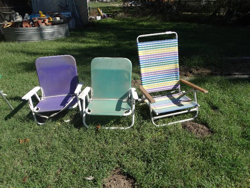 lot 463 image: 3 Beach chairs.