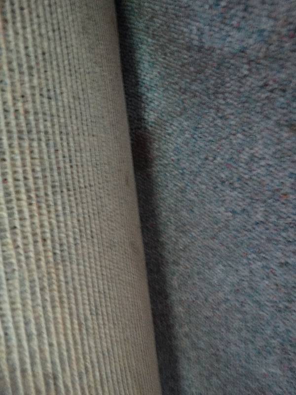 lot 494 image: Roll of carpet.