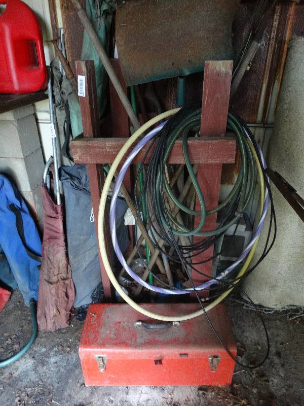 lot 488 image: Lot of yard tools and toolbox.
