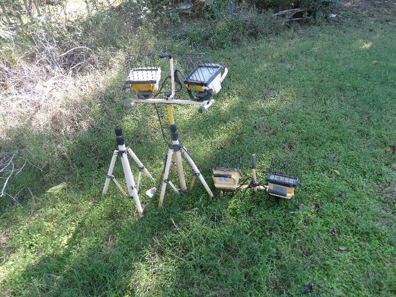 lot 495 image: Out door lights.