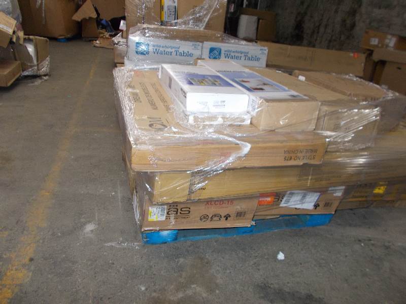 lot 6703 image: Trget Furniture