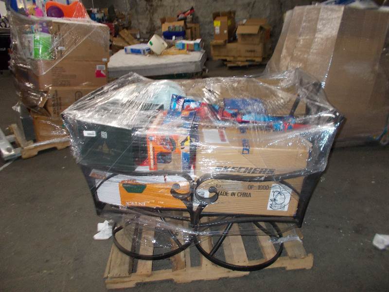 lot 6698 image: Patio Chairs And More