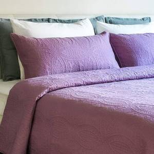 lot 1732 image: Mezzati Prestige Bedspread Coverlet Set - Soft Brushed Microfiber Comforter Bedding Cover, 3-Piece Quilt Set (KingCal King, Purple Jasper)