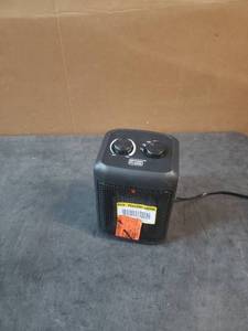 lot 4805 image: 1500-Watt Electric Personal Ceramic Space Heater (219)