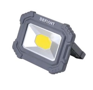 lot 1787 image: Defiant 1200 Lumens Magnetic Mounted Light