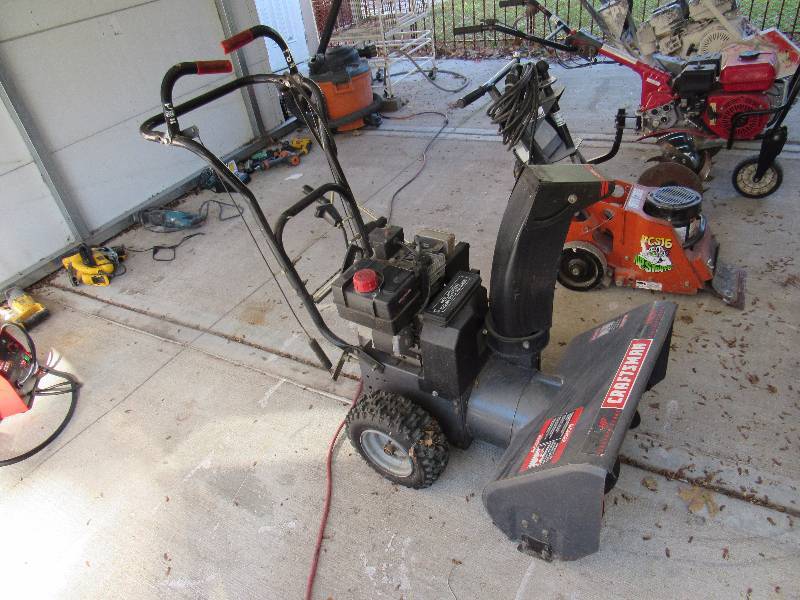 lot 1171 image: Craftsman 22 Snow Blower