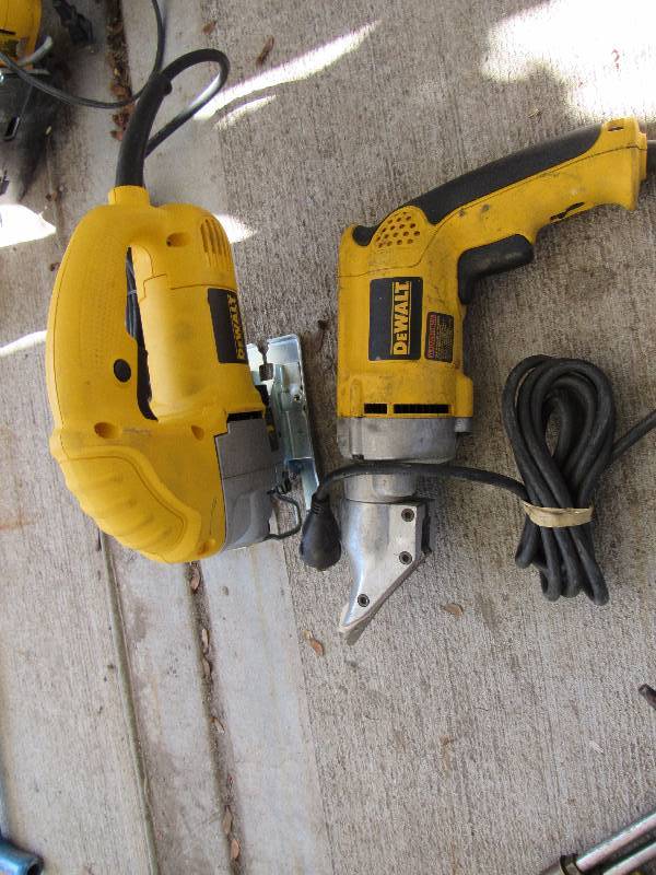 lot 1194 image: Pair Of Dewalt Corded Tools