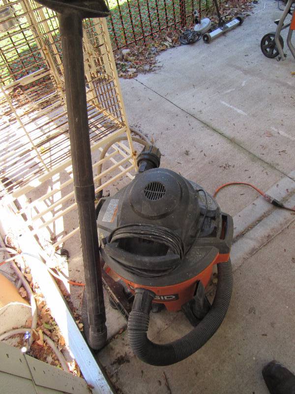 lot 1196 image: Ridgid Shop Vac