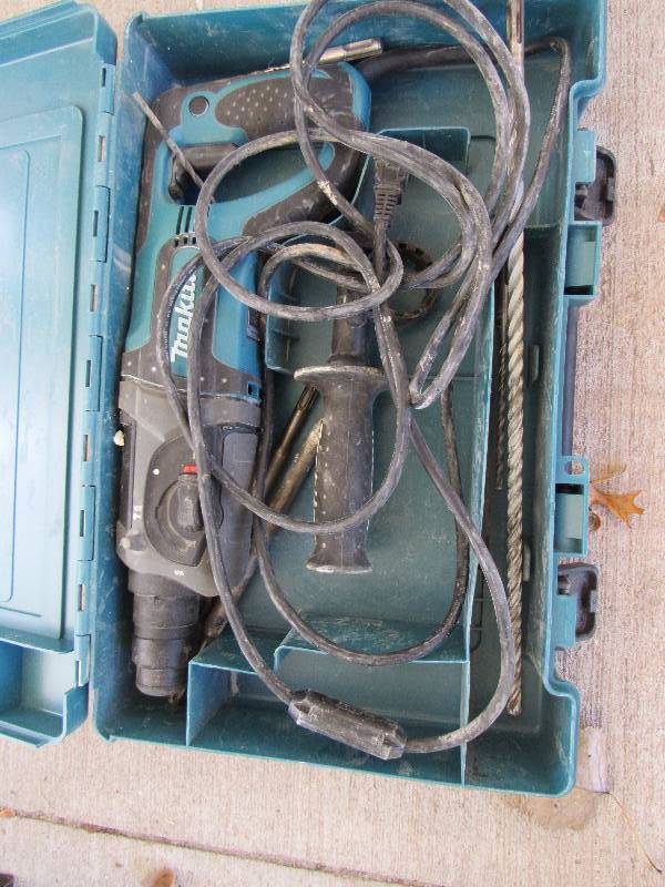 lot 1197 image: Makita Heavy Duty Corded Hammer Drill