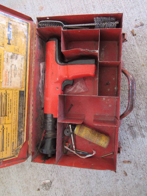 lot 1198 image: Hilti Power Actuated Ram Set Gun