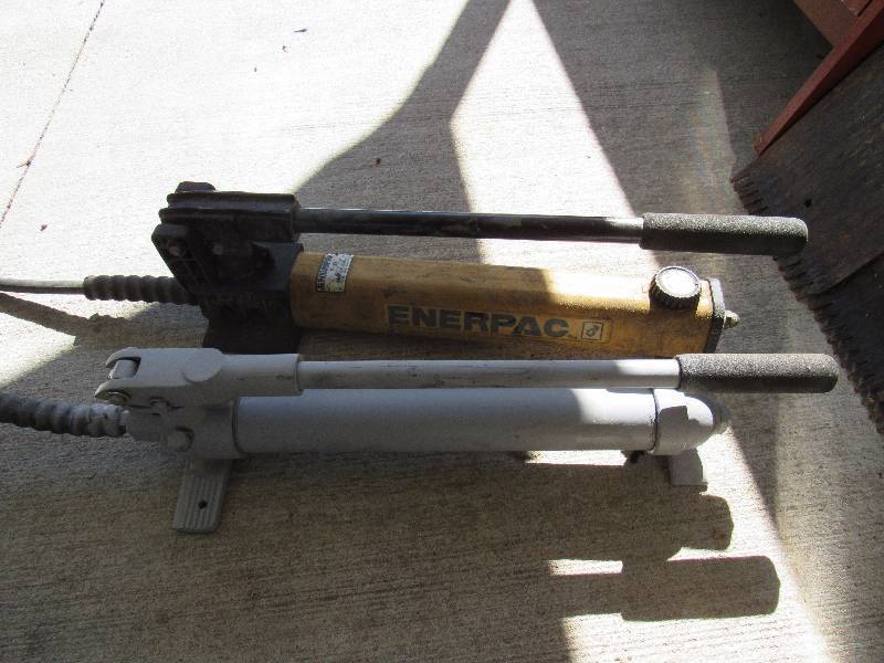 lot 1206 image: Pair Of Porta Power Manual Pump Presses