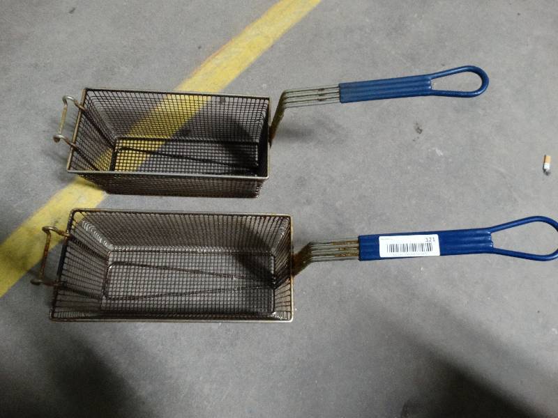 lot 121 image: 2 fryer baskets