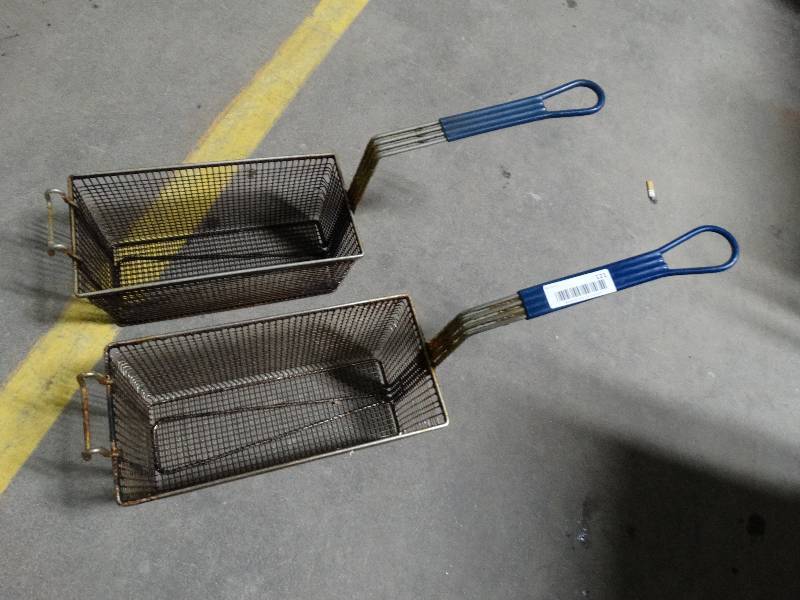 lot 122 image: 2 fryer baskets